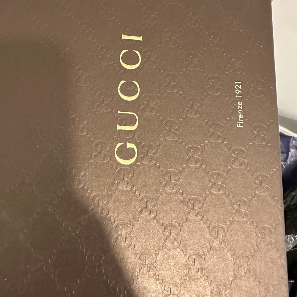 Gucci gorgeous brown peep toe pumps. Size 39. Bought at the Gucci store in LI,NY - Picture 3 of 6